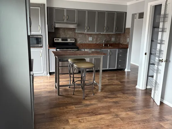 10328 Forest Brook Ln APT F, Saint Louis, MO 63146