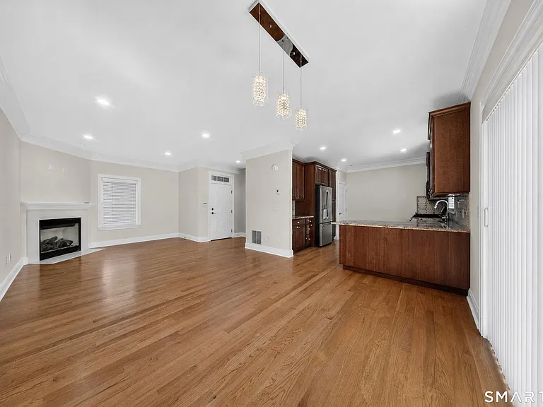 88 Maple Tree Ave #E — Photo 5