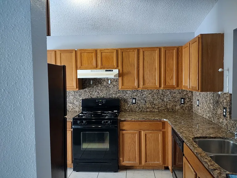 2358 Blue Sapphire Cir — Photo 6