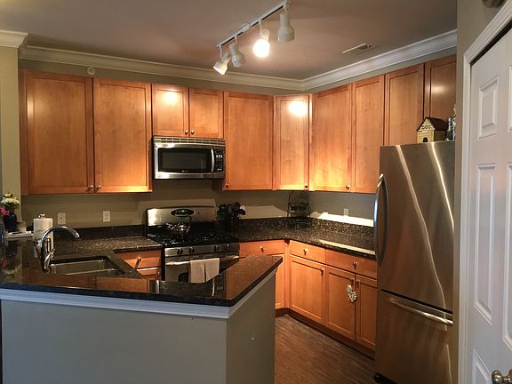 2nd image of 938 W Summerfield Glen Cir