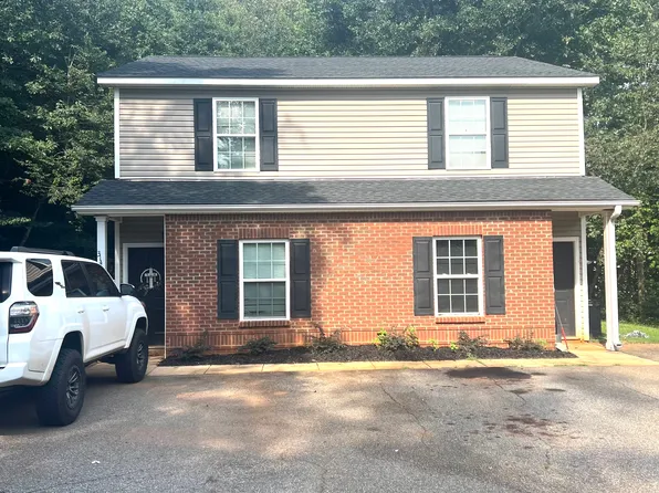 312 Brad St, Royston, GA 30662