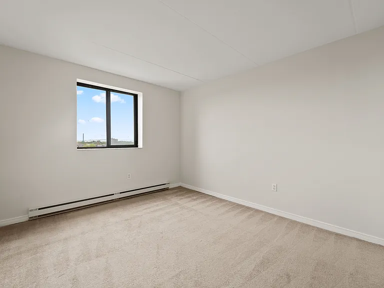 360 Caron Ave — Photo 19