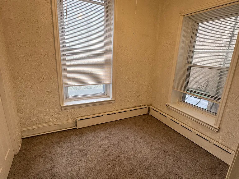 254 S 16th St #2C — Photo 1