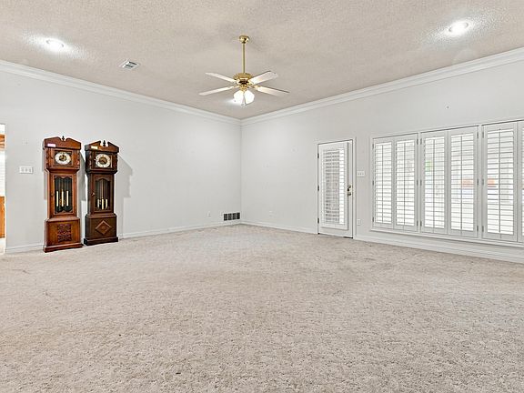 3rd image of 5805 84th St
