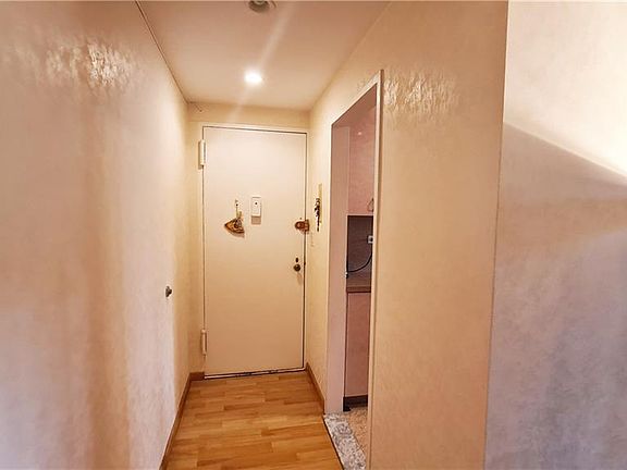 2nd image of 2925 W 5th St APT 15B