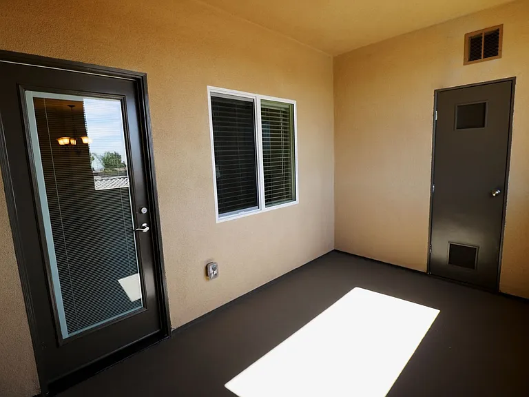 Santa Barbara Luxury Apartment Homes — Photo 10