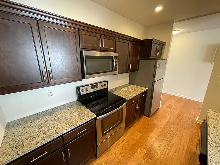99 Pine Street — Photo 11