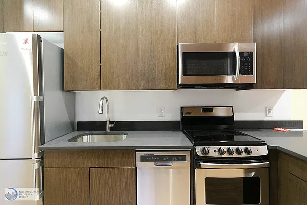 Rented by Metropolitan Property Group | media 18