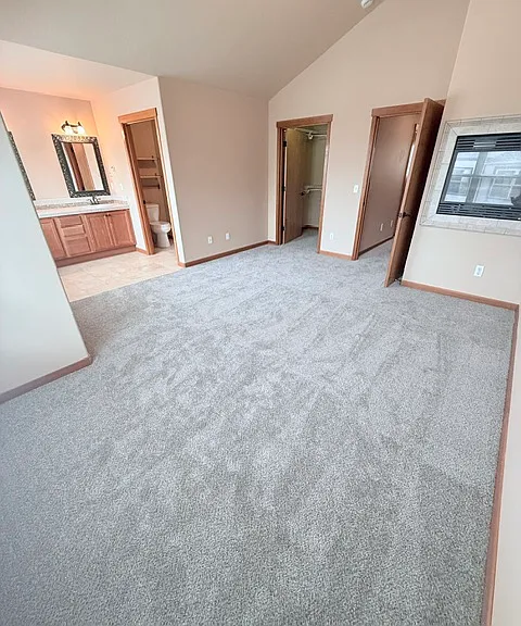 518 NE 85th Cir — Photo 32