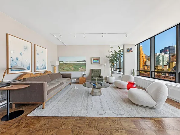 870 United Nations Plz APT 16D, New York, NY 10017