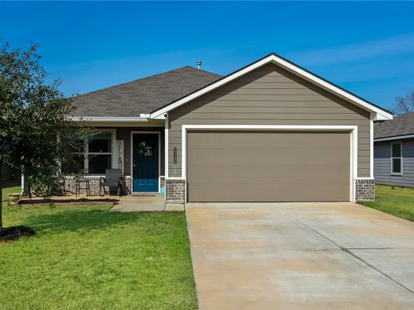 2145 Heritage Meadow Ln, Bryan, TX 77803