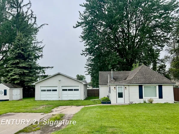 415 Hickory St, Carrollton, MI 48724