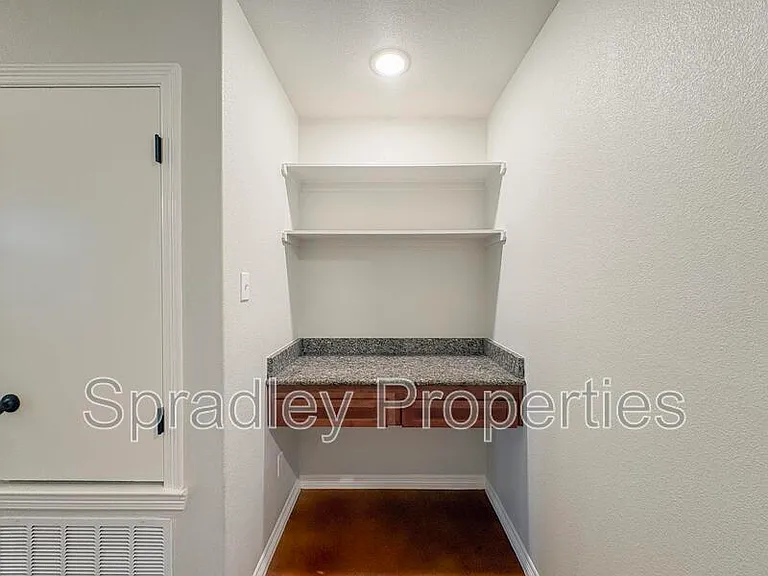 205B Sparrow Cv — Photo 7