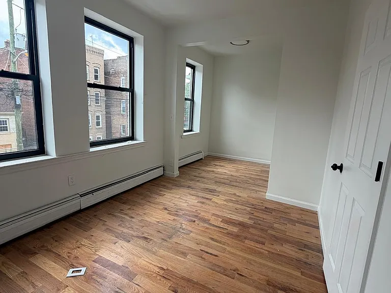 529 E Jersey St #1 — Photo 4