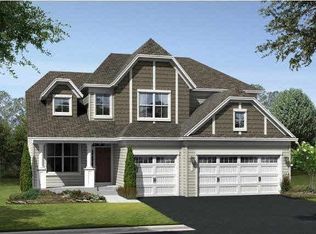 599 E Gate Pkwy, Mahtomedi, MN 55115