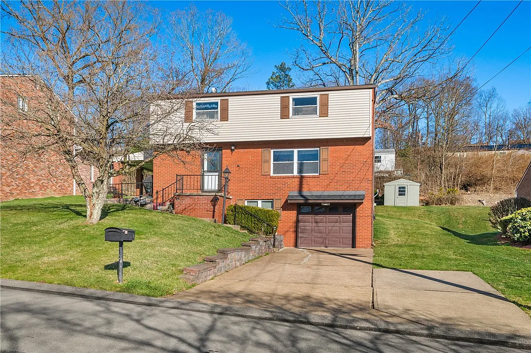 613 Harborview Dr photo 1