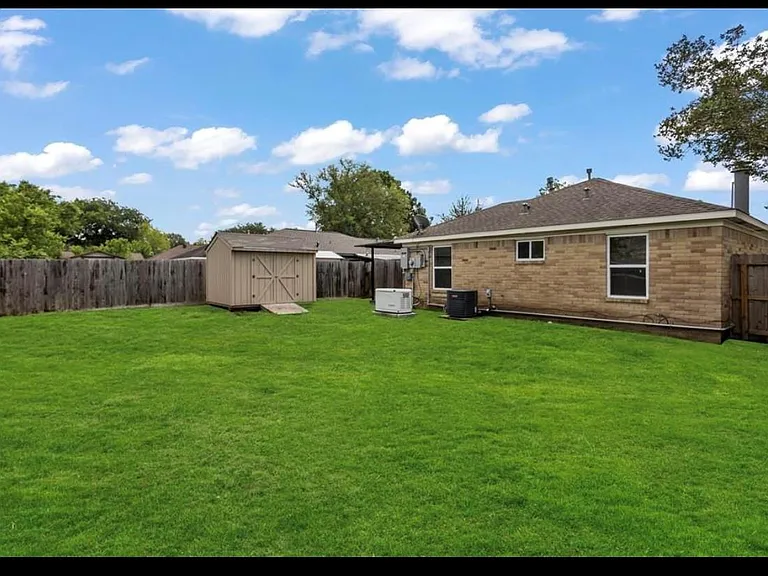 4640 Orange Cir S — Photo 6