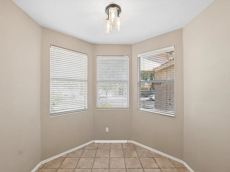 2519 E Fremont Rd — Photo 22
