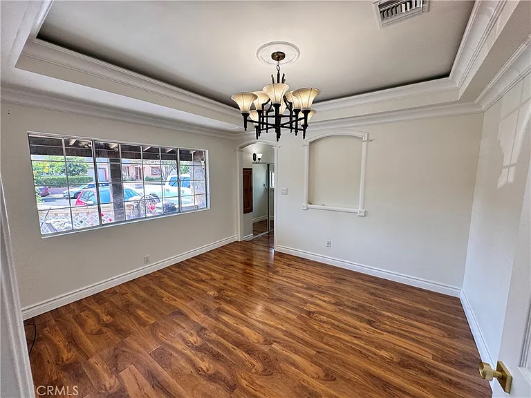 2138 N Frederic St — Photo 16
