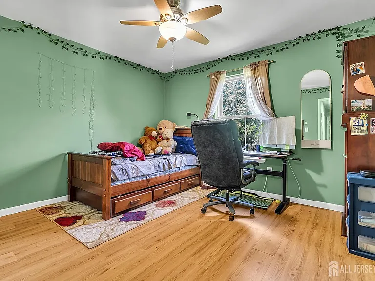 1506 Pinhorn Dr — Photo 4