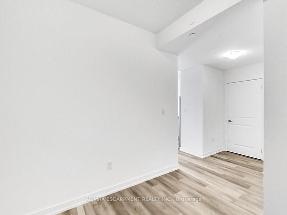 3rd image of 470 Dundas St E #1008