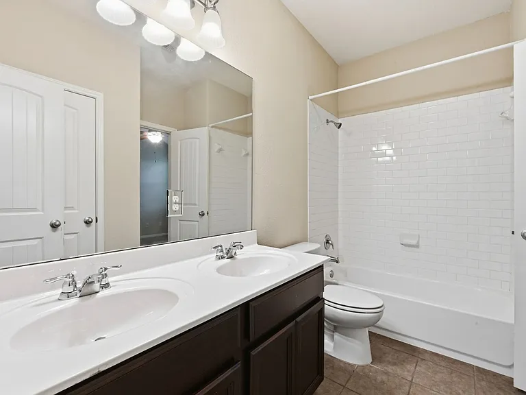 1308 Central Park Ct — Photo 11
