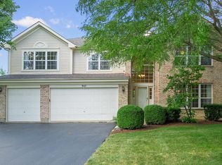 907 Century Farm Ln, Naperville, IL 60563