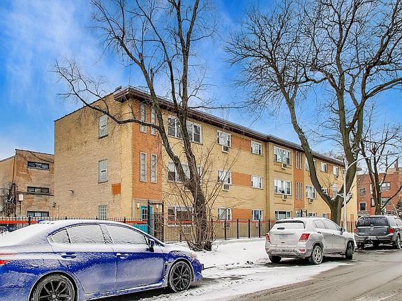 2nd image of 6828 N Greenview Ave APT 1N