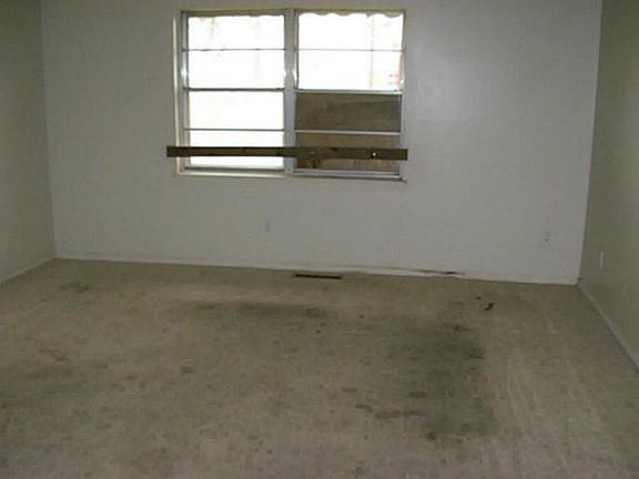3rd image of 7824 5th St