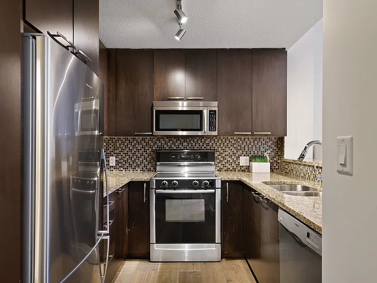 333 22nd Ave SW #106 — Photo 19