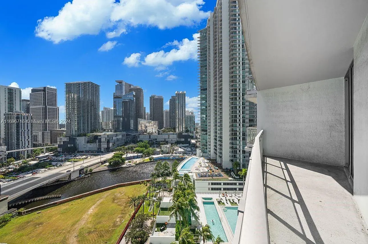 2 bed, 1274 sqft, $4,000 — Photo 1
