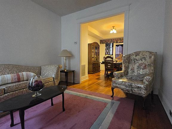 4th image of 1424 Morse St NE