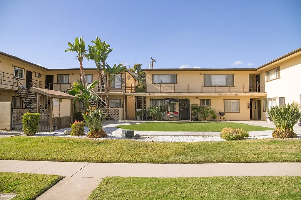 1 bed, 500 sqft, $1,850 — Photo 2
