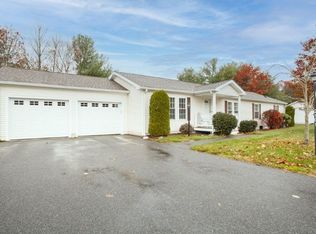 2101 Simmons Rd, Middleboro, MA 02346