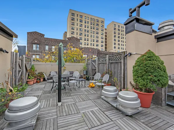 375 Lincoln Place image 13 of 16