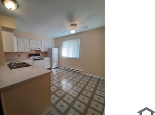 604 Saint Louis Ave APT 201A, Rockford, IL 61104
