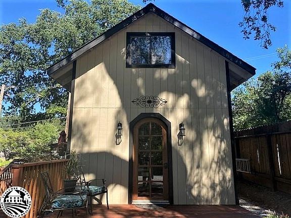 4th image of 18449 Elm Ave