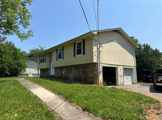 1820 Grenada Blvd, Knoxville, TN 37922