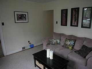 4th image of 712 Poplar St