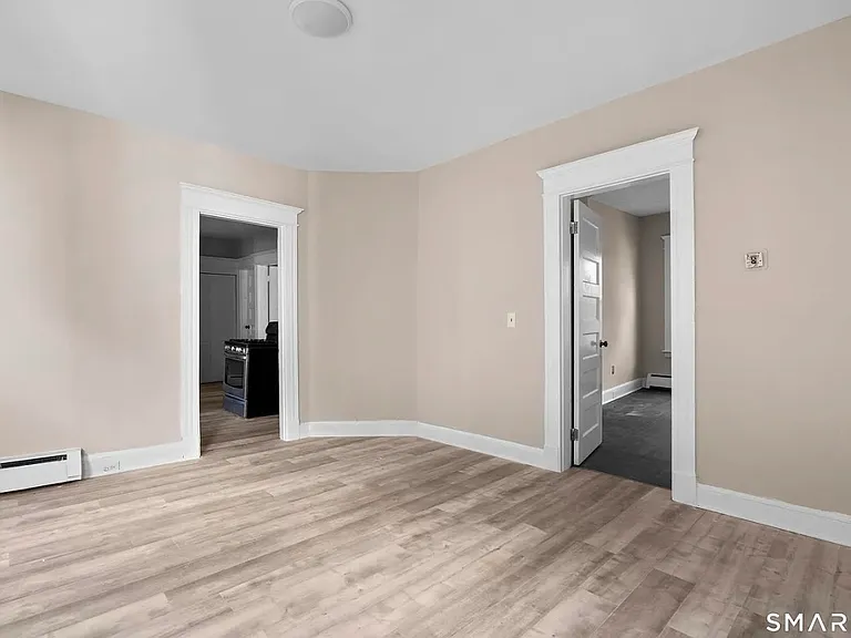 37 Plaza Ave #1 — Photo 4