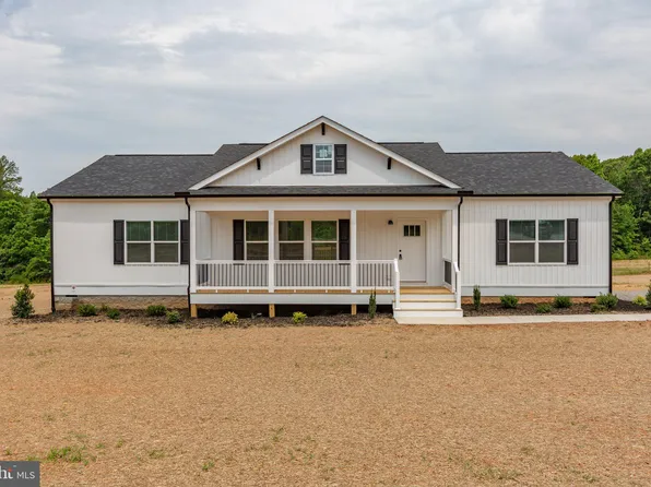 915 Levi Rd, Green Bay, VA 23942