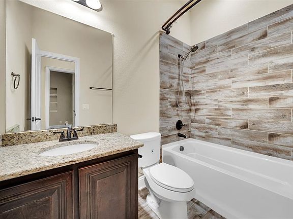 3rd image of 2088 McCallister Dr