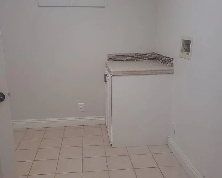 Parado Del Sol Dr — Photo 23