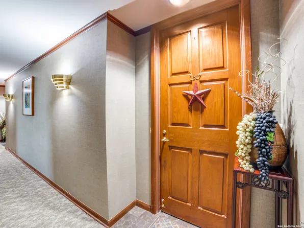 1 Towers Park Ln #1617/1618, San Antonio, TX 78209