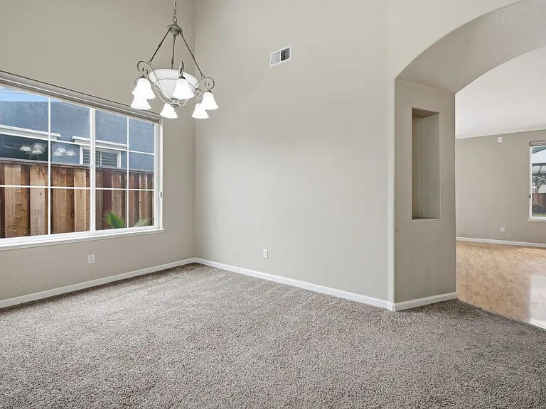 722 Summer Ln — Photo 35