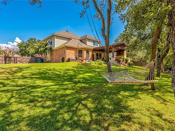 4th image of 620 Lake Point Dr