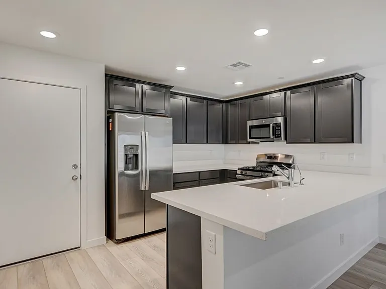 10772 Paget Ct — Photo 9