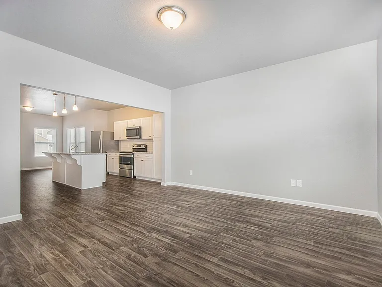 854 Winchester St — Photo 12