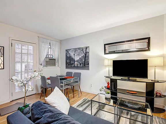 3rd image of 264 W 73rd St #1GAR
