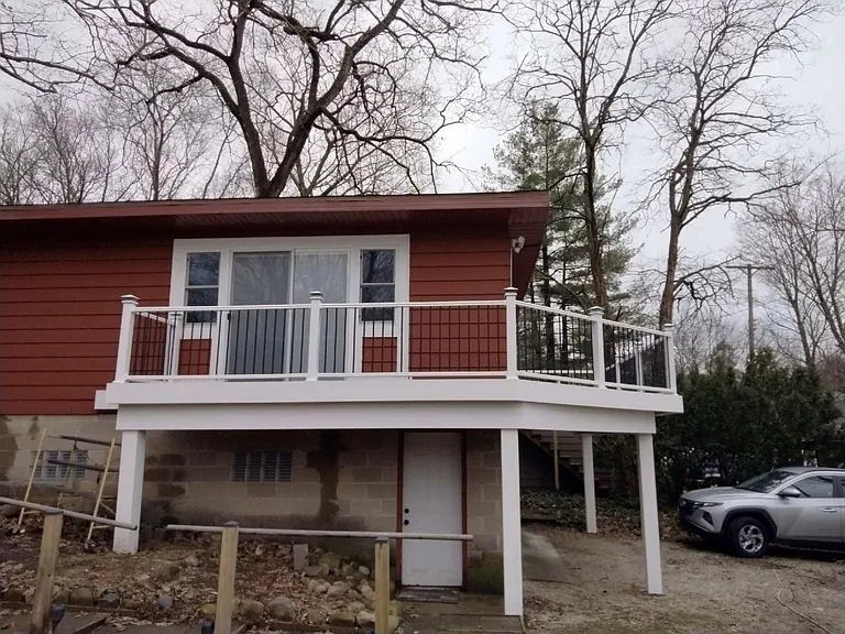 1224 Burlington Dr — Photo 2